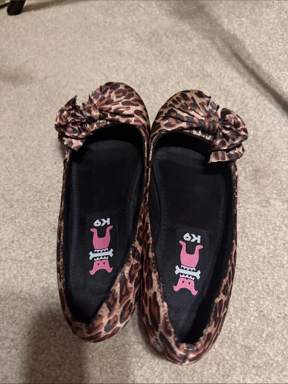 Rocket Dog Women’s size 7 Leopard-Print Bow Slip-On Flats - Brown